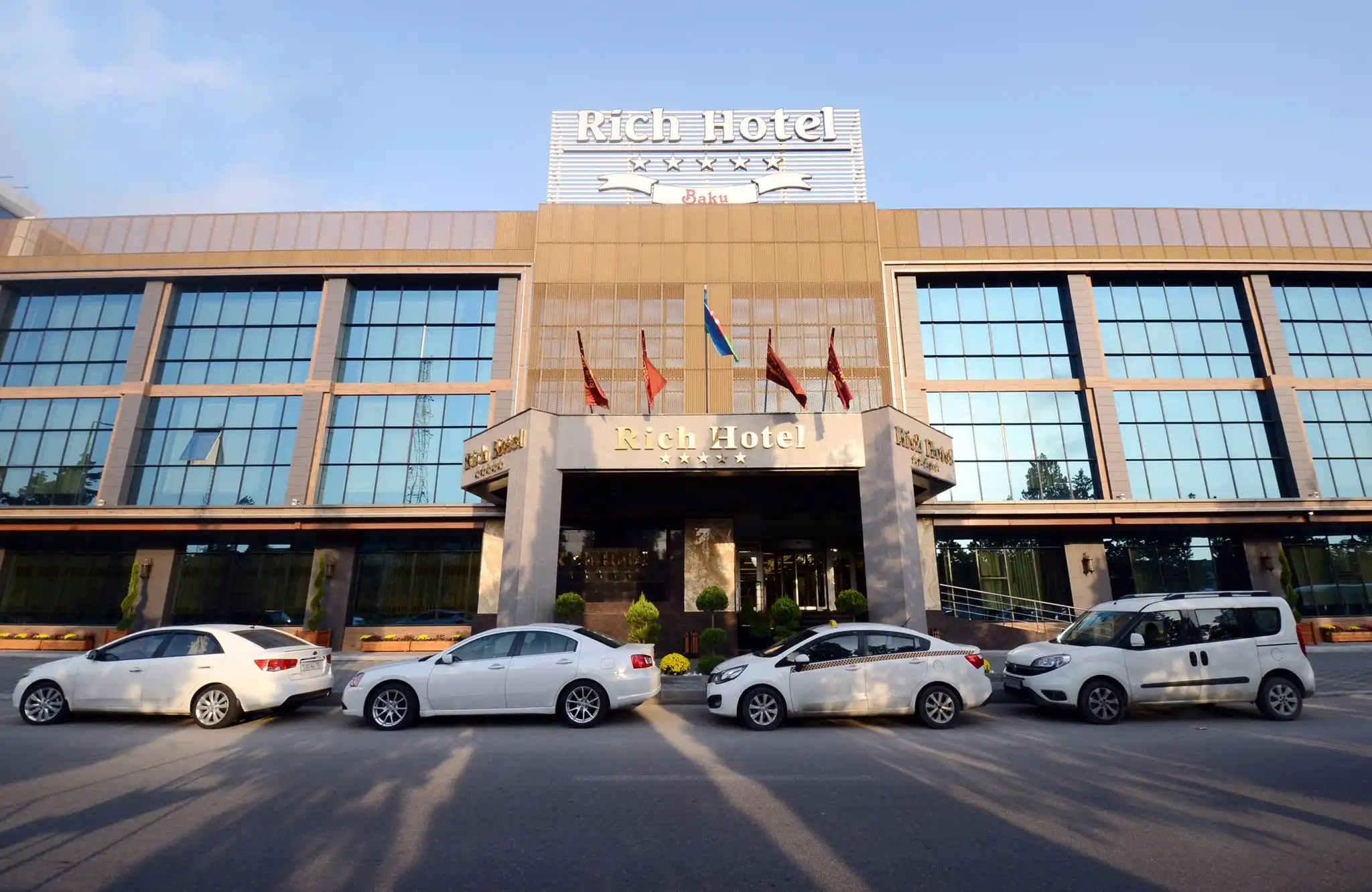 Rich Hotel 072
